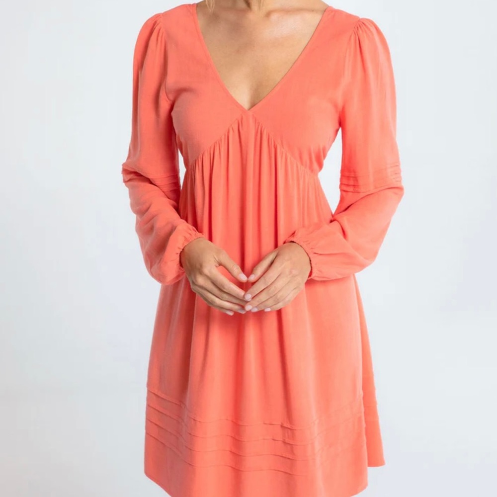 Adorable boho mini dress with tie back! 🧡